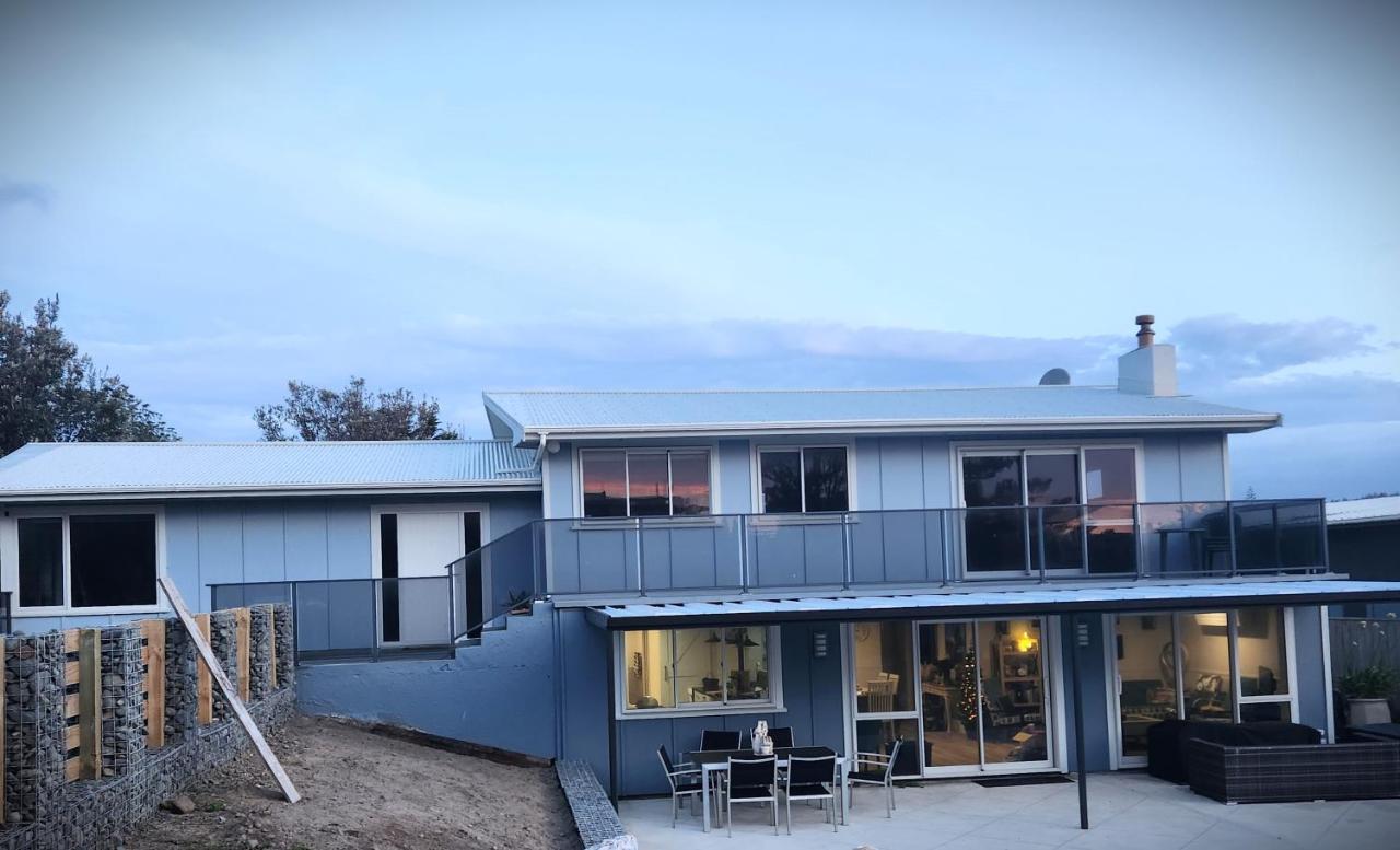 #40 At The Beach Waitarere 外观 照片