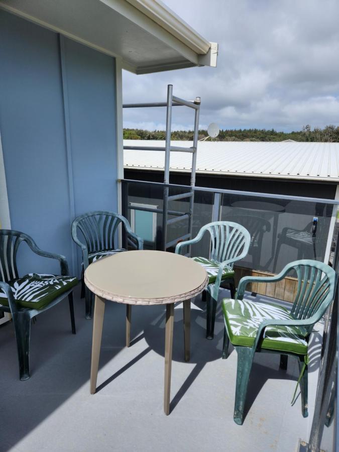 #40 At The Beach Waitarere 外观 照片
